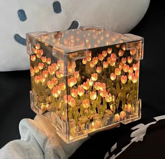 Infinity Tulip Cube Mirror Lamp